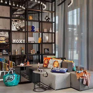 Moxy Expo Otel Bern