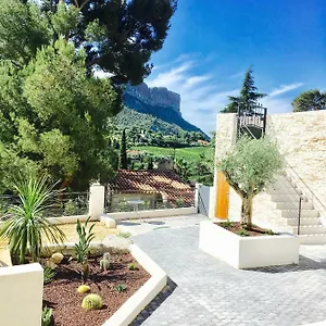 https://villa-licone.fr-provencehotel.com